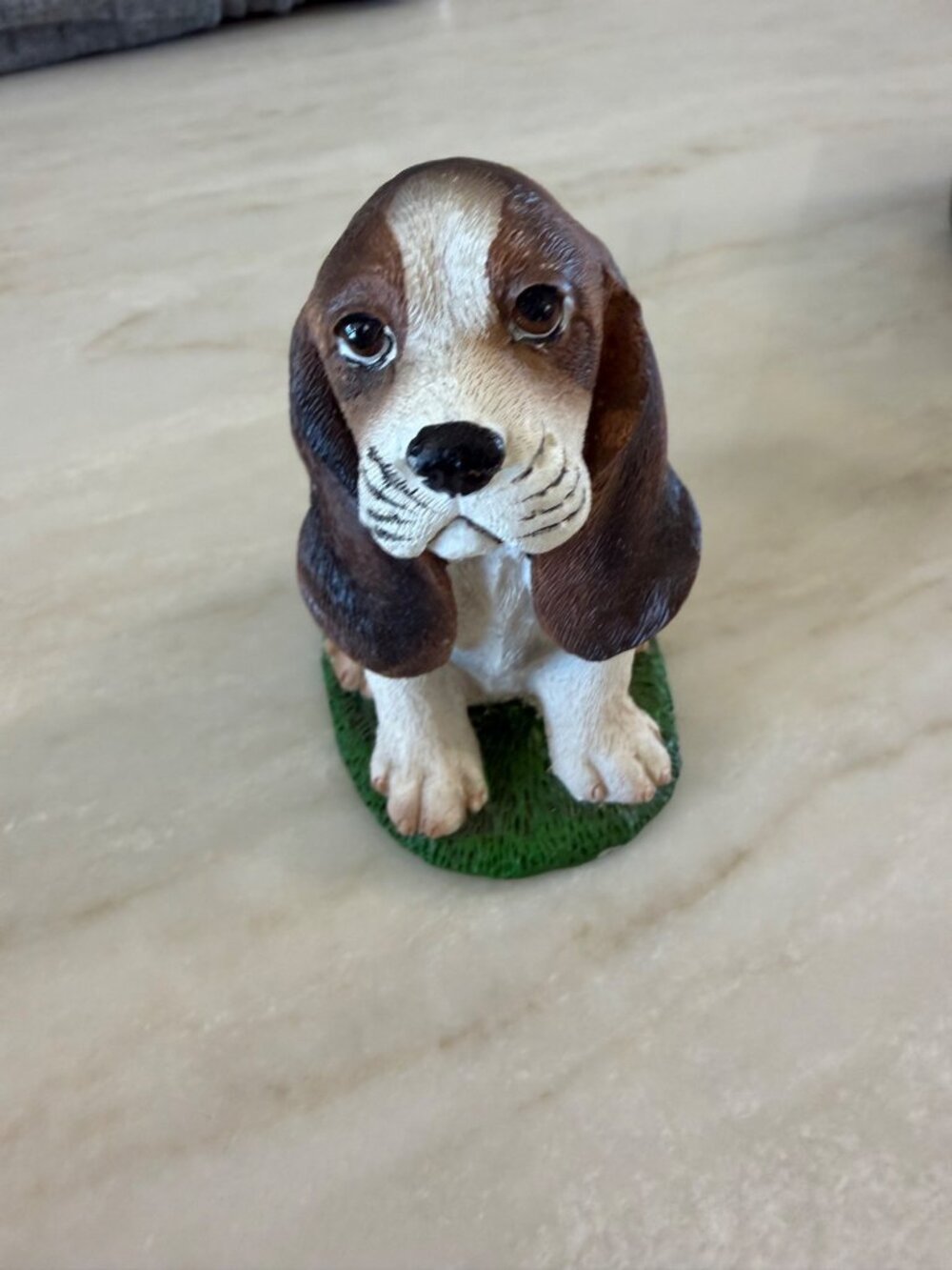 Tender Times Basset Hound Figurine Hand-Painted Resin Collectible Dog Statue 4.5